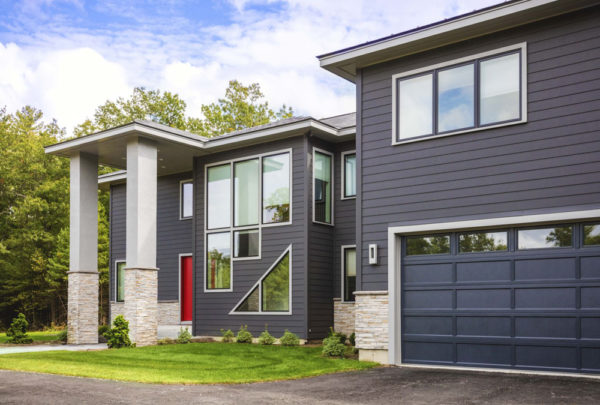 10 belles maisons grises pour inspirer votre rénovation | LiveAbode™