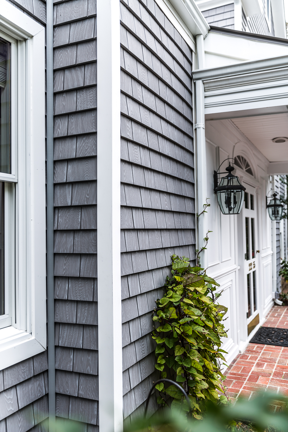 Painting pvc trim deals